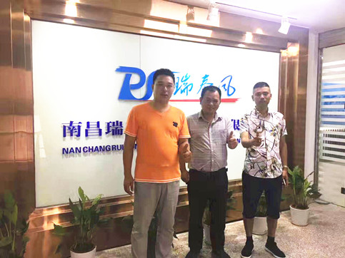 千里探望華中團隊，吹響工業(yè)吊扇廠房通風降溫沖鋒號
